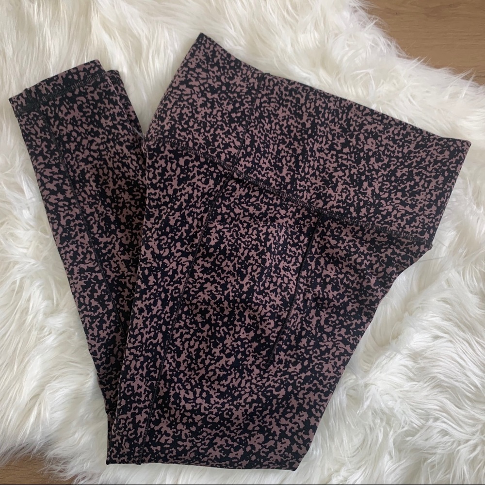 Athleta Salutation Stash Pocket II 7/8 tight - Picture 3 of 8